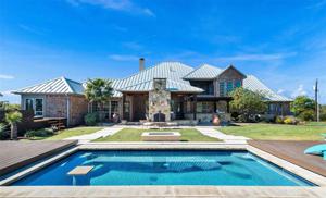1456 Lakeview Drive