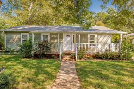 16778 Lakeway Circle