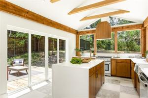 949 Peavy Road