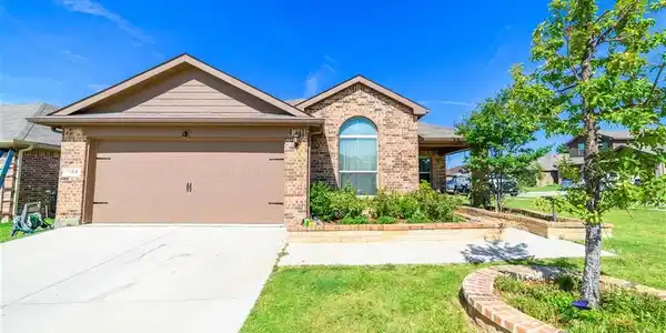 1100 Autumnwood Drive