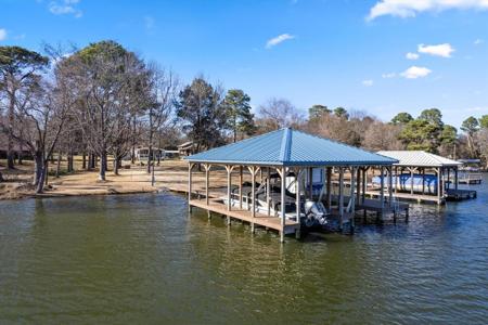 22559 Waterview Circle