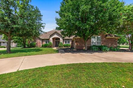 6401 Colonial Drive