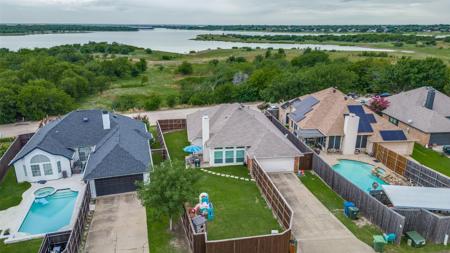 5044 Lakeshore Boulevard