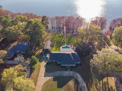 6499 N Lakeshore Drive