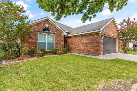 4429 Emerald Leaf Drive