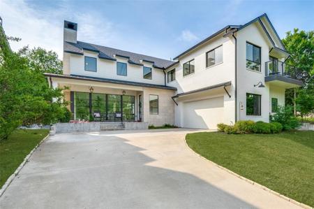 8024 Forest Trail