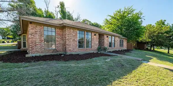 8708 Glen Hollow Drive