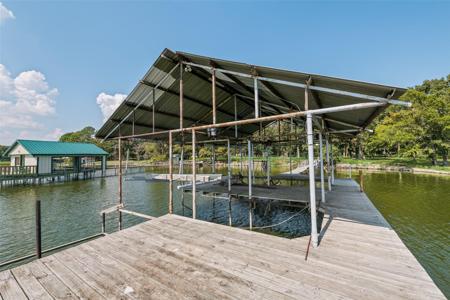 1457 Riverside Drive