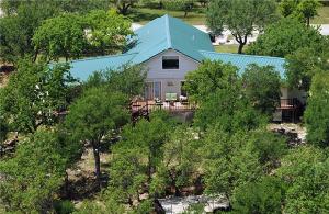 610 Oak Point Drive