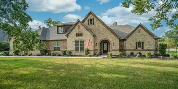 6125 Paper Shell Way