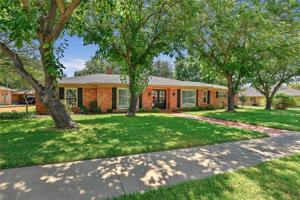 1634 Crescent Drive