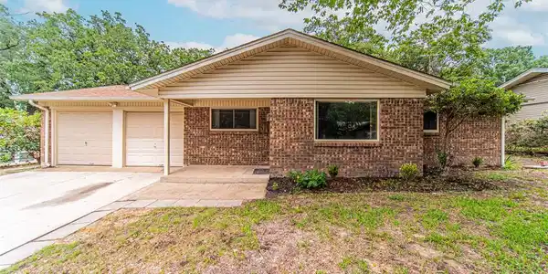 1009 Idlewood Avenue