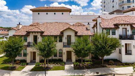 2800 Lakeside Parkway