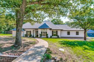 809 E Woodglen Drive