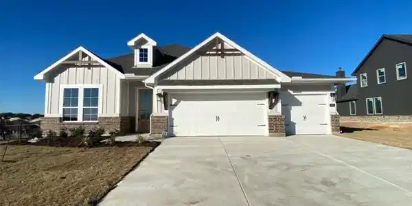 1401 Cedar Trail