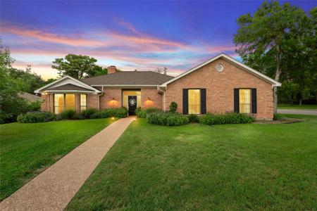 3400 Hearthwood Circle