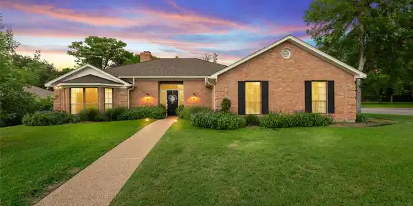 3400 Hearthwood Circle