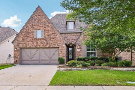 808 Parkland Drive