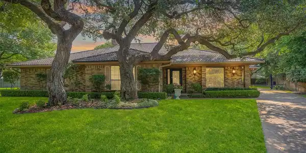 8704 Anchorage Court