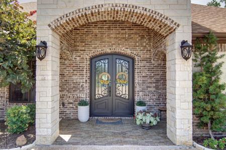 1221 Prestwick Court