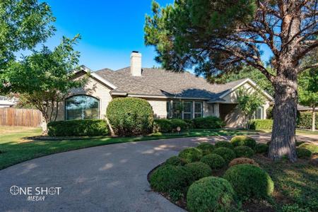 42 Hoylake Drive