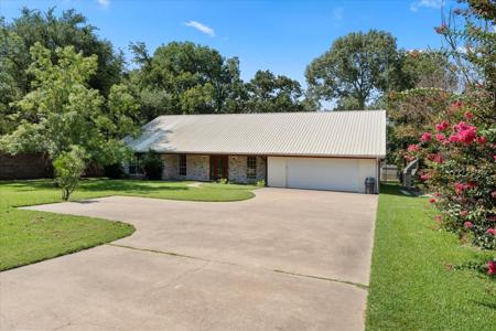 660 Private Road 5881