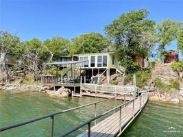 465 North Shore Drive