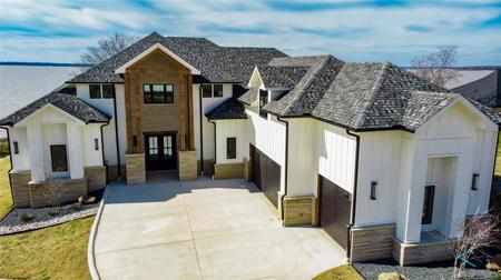 1556 Shoreline Drive