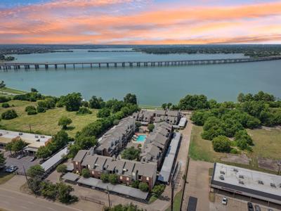 1513 E Interstate 30