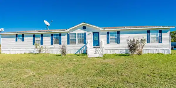 715 SE County Road 2260