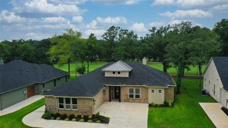 211 Colonial Drive