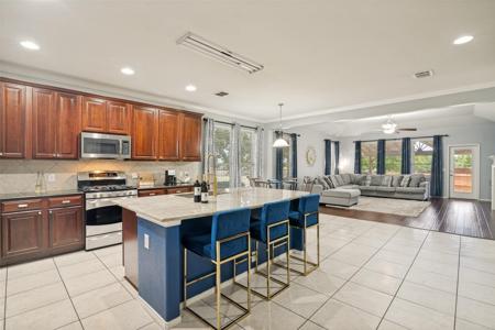 1374 Petaluma Drive