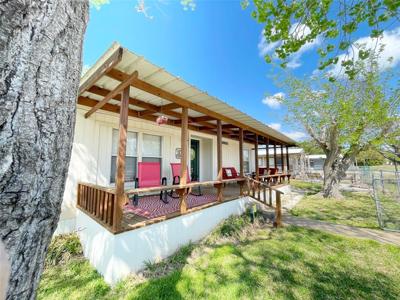 5358 Lakeshore Drive