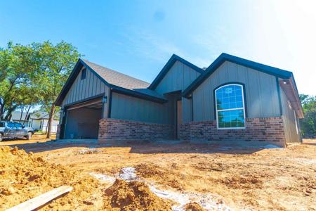 5802 N Lakeside Hills Court