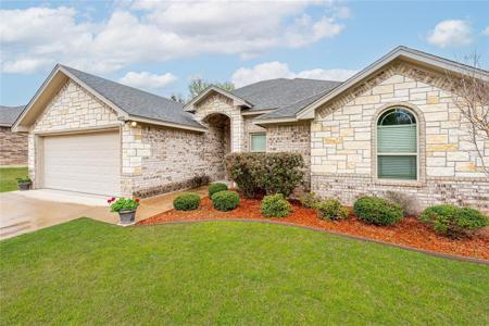 4311 N Chisholm Trail
