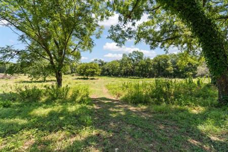 142 Private Road 106