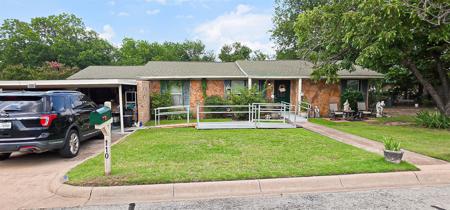 110 N Cherry Lane