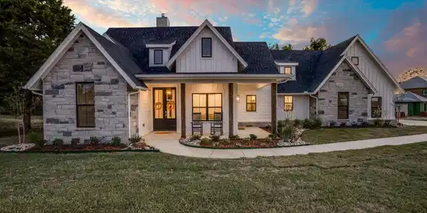 1192 The Shores Drive