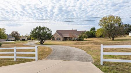 2904 Davis Road