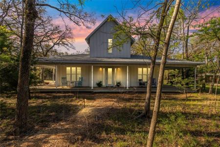2453 Fox Point Road