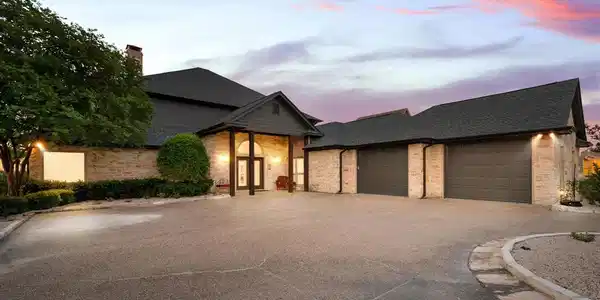 1118 The Shores Drive