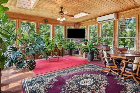 900 Coral Cove