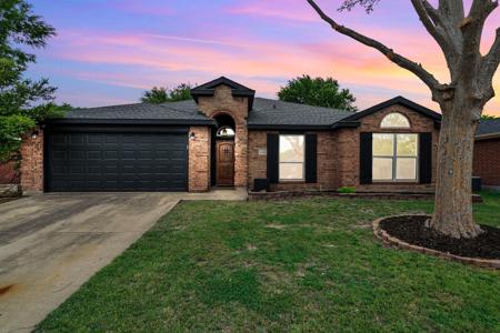 1133 Lake Bluff Drive
