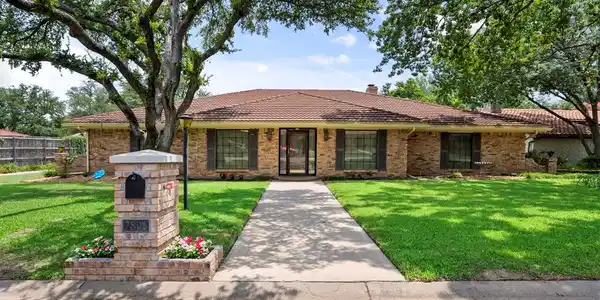 7808 Driftwood Court