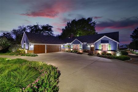 14 Lakeway Drive