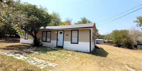 619 E Columbia Drive