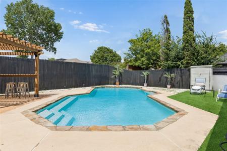 2405 Hanover Court