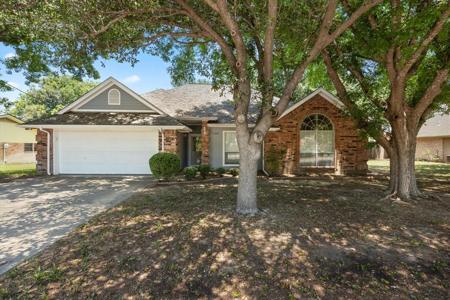 1105 Harbor Lakes Drive