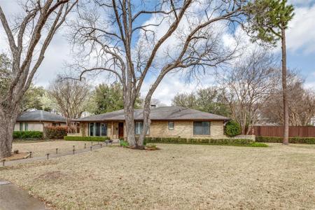 6935 Redstart Lane