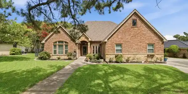 325 Driftwood Court